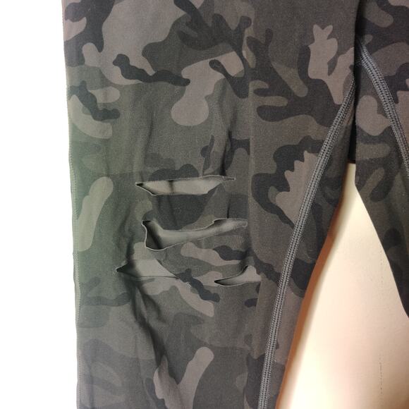 Zyia Active Camo Leggings Slashed Mid Rise - Picture 7 of 10